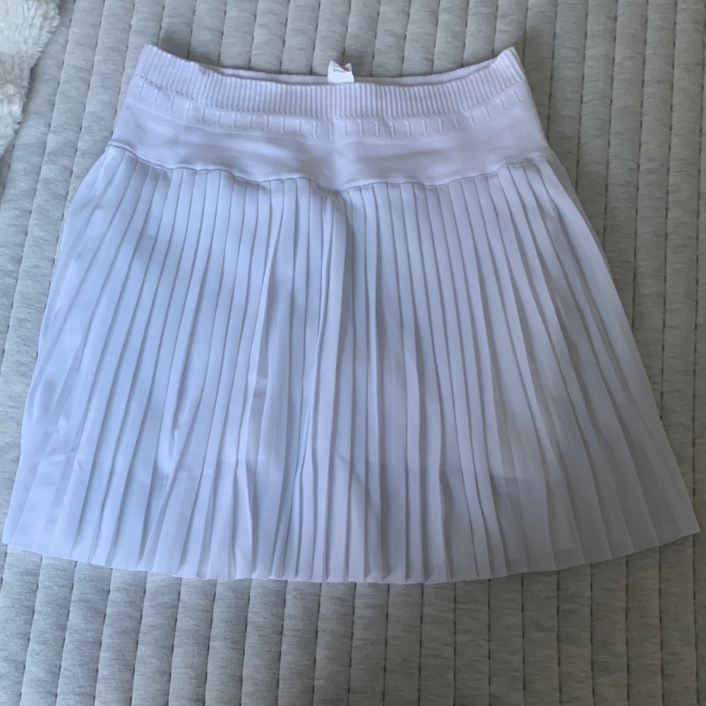 HALARA White A-Line Pleated Skirt